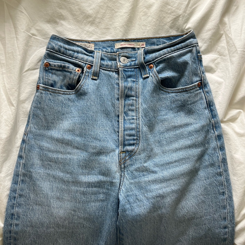 Levi’s Ribcage Straight Jeans - Picture 2 of 4